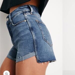 GOOD AMERICAN GOOD CURVE SHORTS